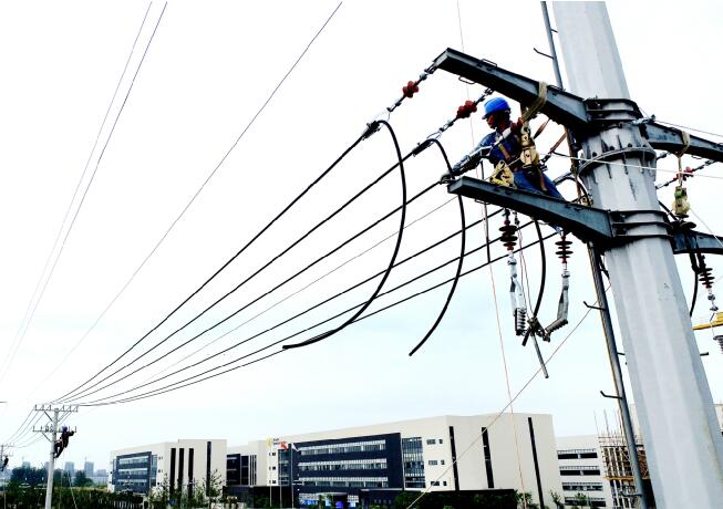 安徽定遠(yuǎn)供電公司全力服務(wù)重大項(xiàng)目電力建設(shè)