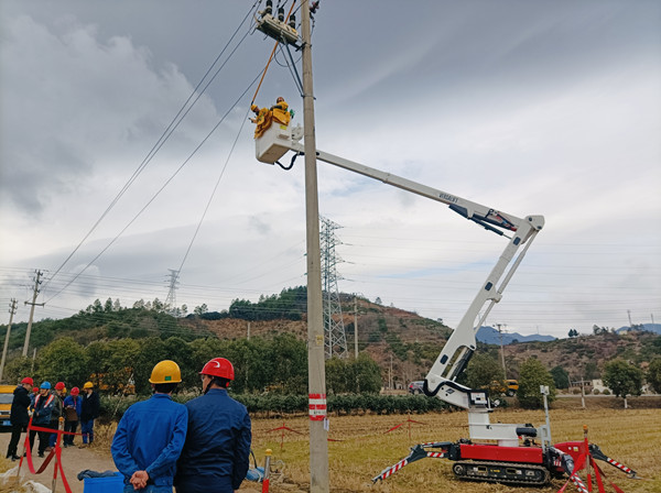 國(guó)網(wǎng)寧波奉化供電首次開展履帶式絕緣斗臂車帶電作業(yè)