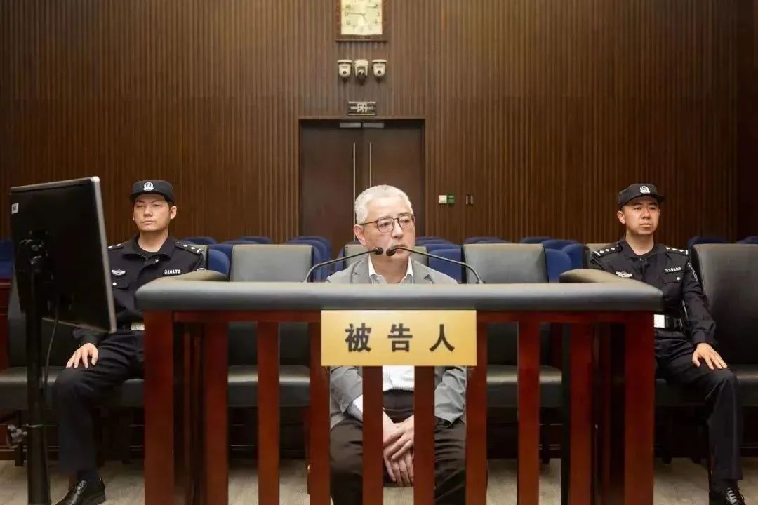 被控受賄1.56億，原上海電氣集團股份有限公司總裁、董事長鄭建華受審