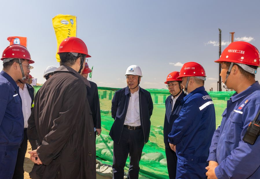 雷鳴山深入三峽集團新能源大基地項目建設(shè)一線開展主題教育專題調(diào)研