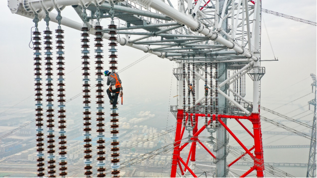 我國規(guī)模最大超高壓跨江輸變電工程投運(yùn)