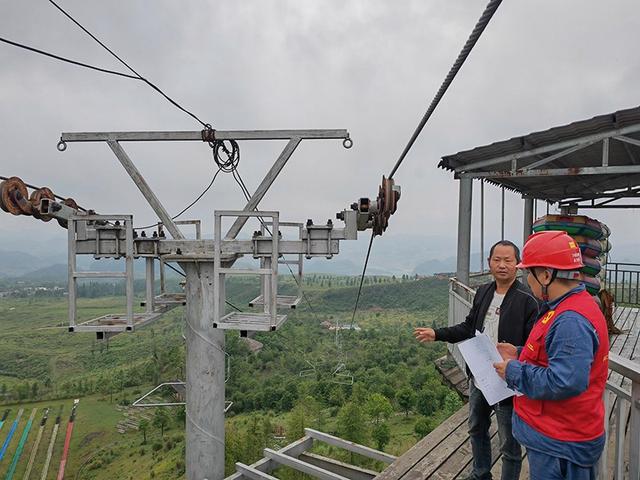 貴州興義供電局優(yōu)質供電服務護航旅游業(yè)“升溫”