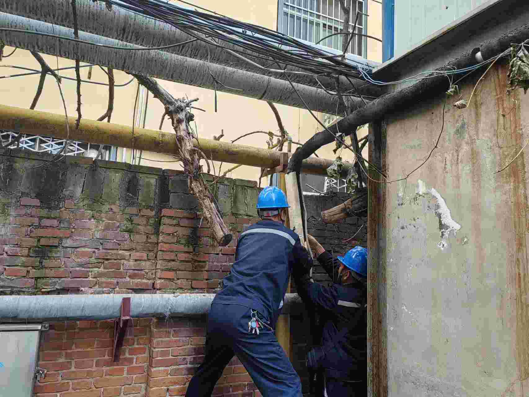 寒潮來襲 國(guó)家電投平頂山熱力全力應(yīng)戰(zhàn) 保障熱網(wǎng)穩(wěn)定運(yùn)行